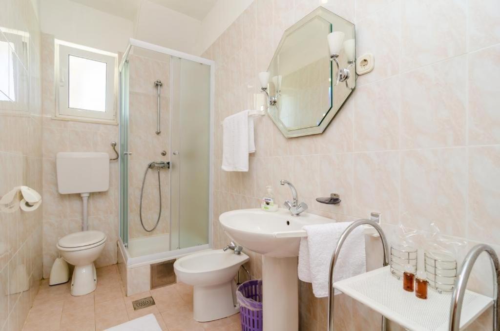 Apartments Peco Mokošica Екстериор снимка