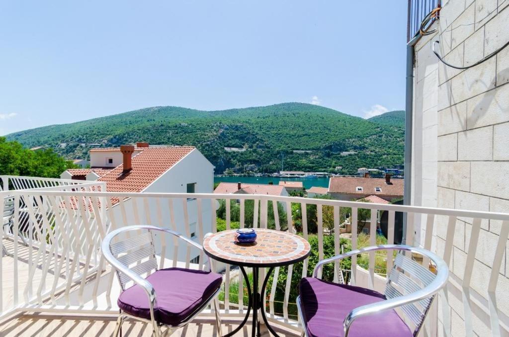 Apartments Peco Mokošica Екстериор снимка