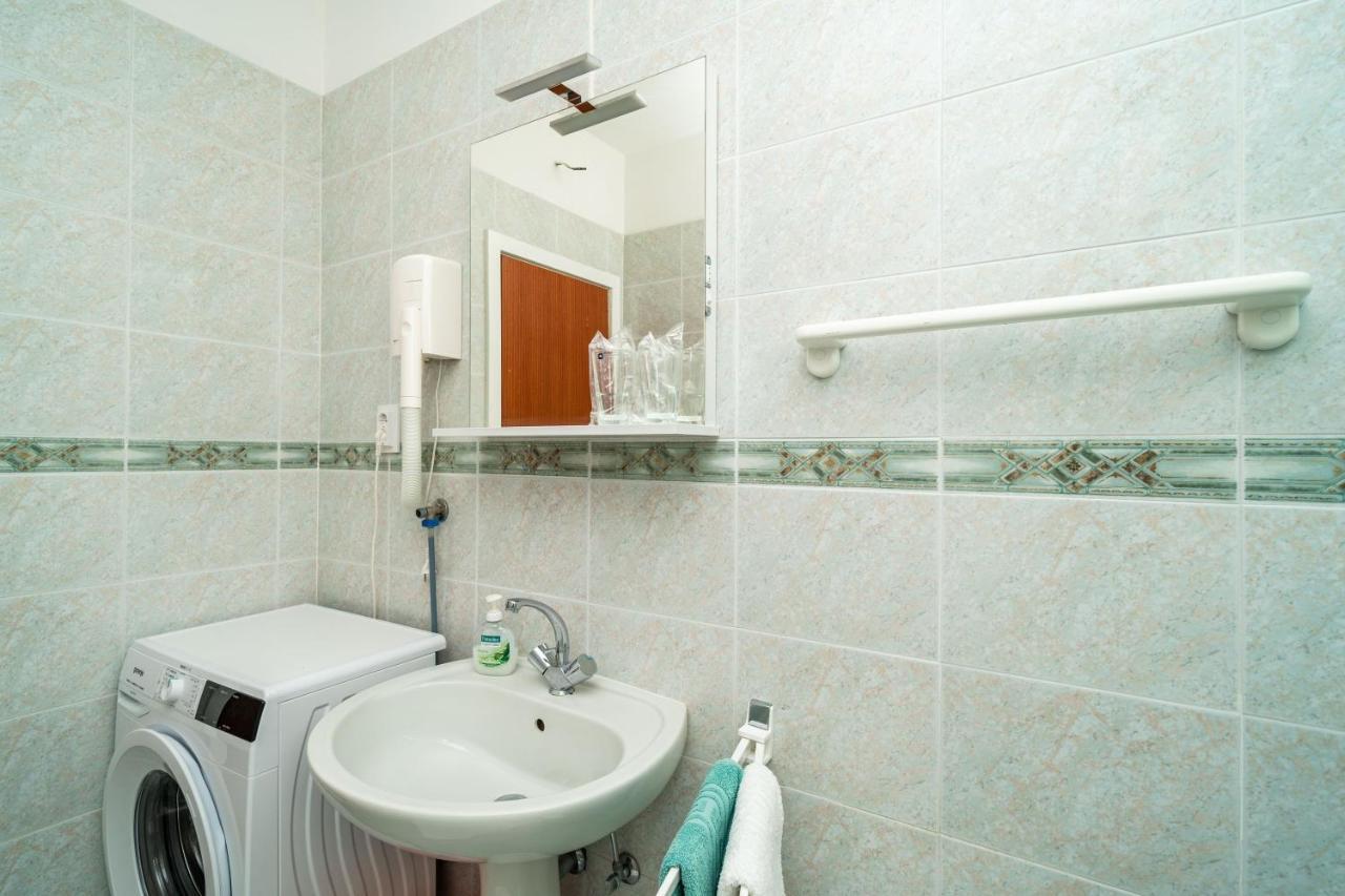 Apartments Peco Mokošica Екстериор снимка
